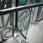 Lärarnas hus – Smyckeskrinet. Detalj av glasväggen. Foto: Anita Stenler