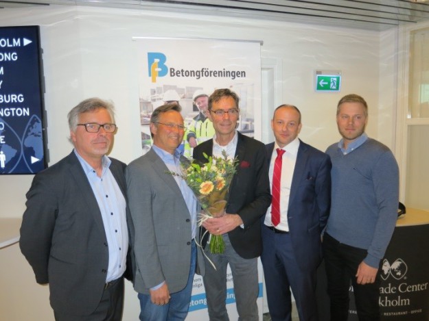  Delar av den nya styrelsen. Från vänster: Richard McCarthy (vd), Göran Andreasson (ny ledamot), Mats Öberg (avgående ordf), Johan Söderqvist (ny ordförande, tidigare vice ordförande) och Jonas Axeling (ny ledamot).