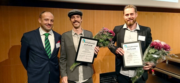 Betongföreningens ordförande Johan Söderqvist samt Karl Bohlin och Robin Snibb, pristagare i kategorin bästa examensarbete 2017.