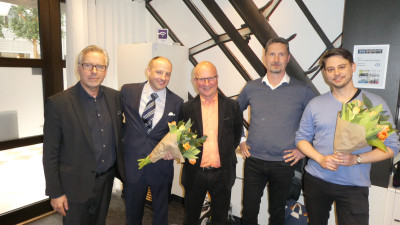 Foto: Från vänster: Richard McCarthy (vd), Johan Söderqvist (avgående ordförande), Michael Åhström (ny ordförande), Henrik Vinell (ny ledamot) och Richard Malm (avgående ledamot).