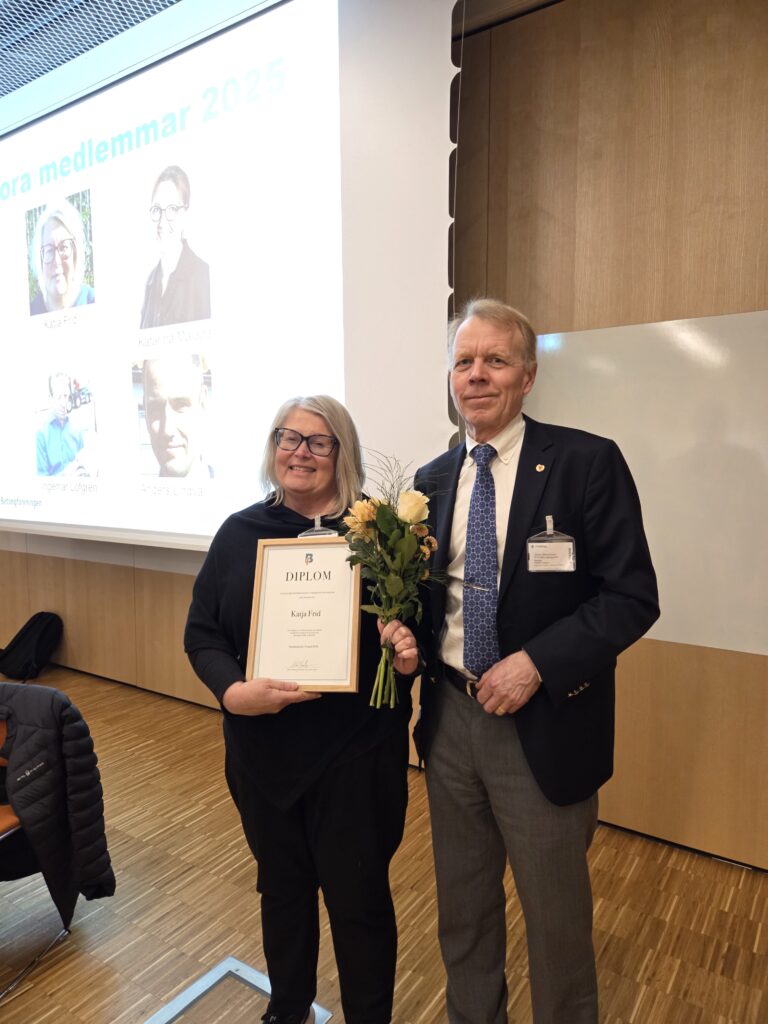 Katja Frid (mottagare av utmärkelsen Stor medlem) och Johan Silfwerbrand.